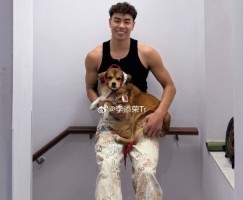 潮男出没！李添荣晒近照：帅小狗和帅小孩