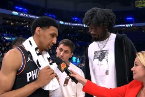 开云体育官网-邓恩采访全文：就是享受比赛，希望球队能在季后赛走得更远