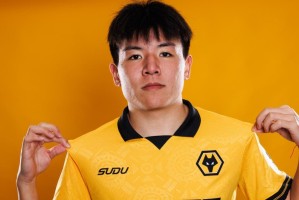 国足2大新星！徐彬将上演狼队首秀，王钰栋收德甲豪门邀请未成行